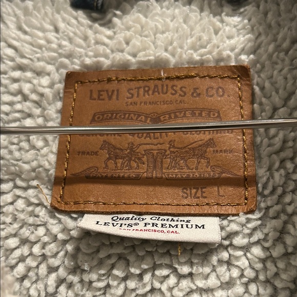 Levi's Blue Sherpa-Lined Denim Jacket - Picture 2 of 11
